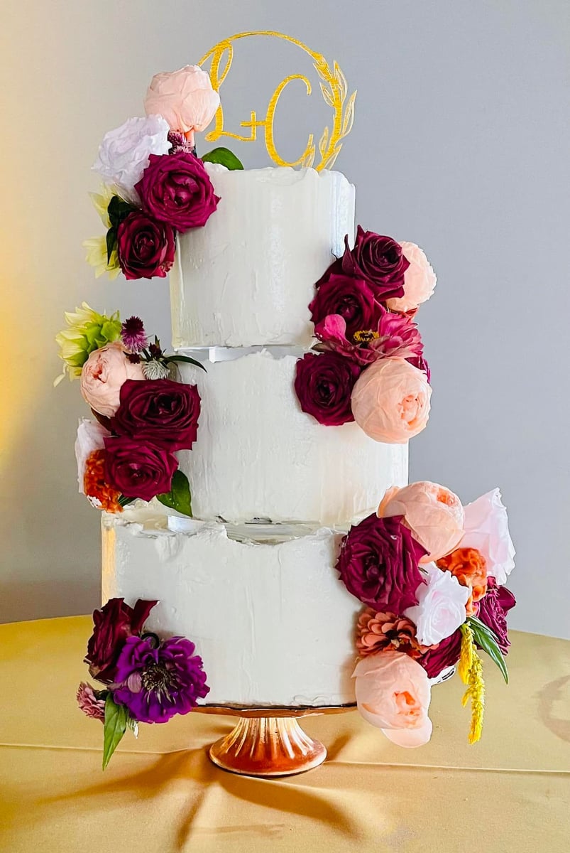 3 tier wedding cake with floating tiers